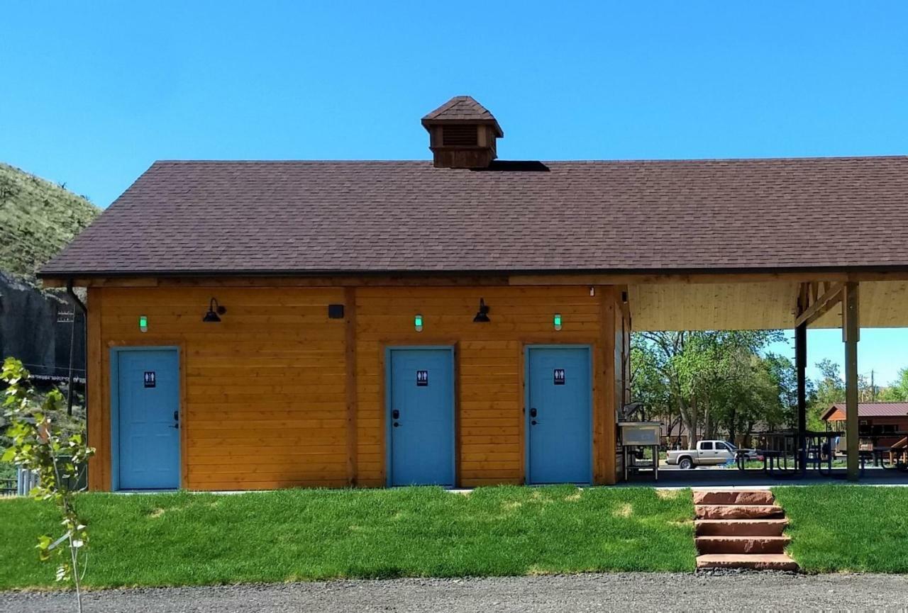 فندق Castle Gate Rv Park Helper المظهر الخارجي الصورة