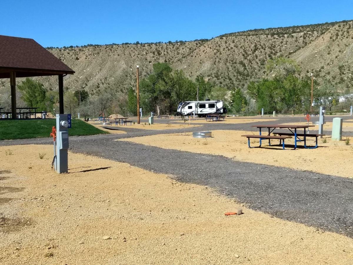 فندق Castle Gate Rv Park Helper المظهر الخارجي الصورة
